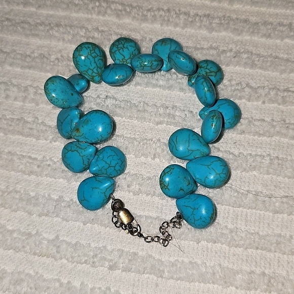 Turquoise adjustable bracelet with Clasp Closure Silver Chain. EUC - Picture 3 of 8